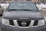 Nissan Pathfinder 2005-2010 - Дефлектор капота, темный, с надписью, EGR фото, цена