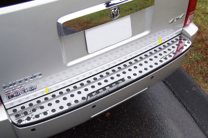 Dodge Nitro 2007-2010 - Хромированная накладка на задний бампер. фото, цена