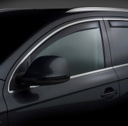Volkswagen Touareg 2011-2014 - Дефлекторы окон (ветровики), передние, темные. (WeatherTech) фото, цена