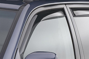 Chevrolet Captiva 2006-2014 - Дефлекторы окон (ветровики), передние, светлые. (WeatherTech) фото, цена