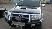 Toyota Hilux 2005-2010 - Дефлектор капота (мухобойка), темный. SIM фото, цена