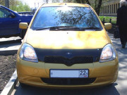 Toyota Yaris 1999-2005 - Дефлектор капота (мухобойка), темный. SIM фото, цена