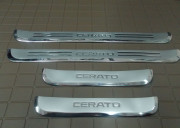 Kia Cerato 2004-2008 - Хромированные накладки на порожки, комплект 4 шт. (Clover) фото, цена