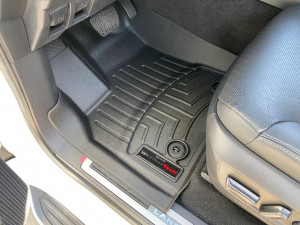 Toyota Land Cruiser 2021-2024 - Лайнери передні чорні WeatherTech фото, цена