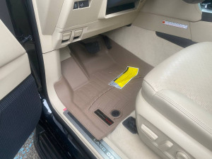 Toyota Land Cruiser 2021-2024 - Лайнери передні бежеві WeatherTech фото, цена